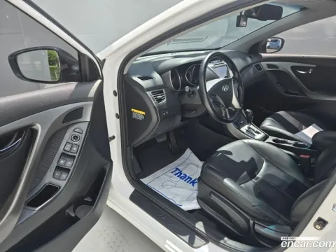Hyundai Elantra (Avante)