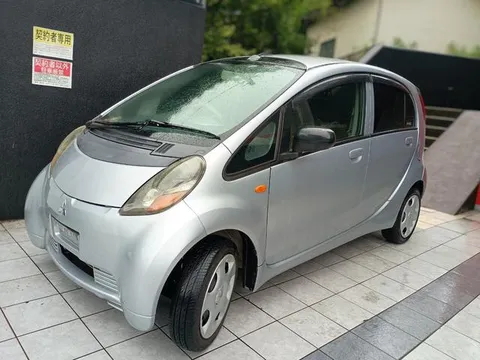 Mitsubishi I
