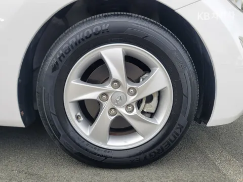 Hyundai Elantra (Avante)