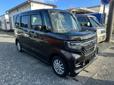 Honda N-BOX Custom