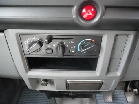 Mitsubishi Minicab Van