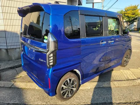 Honda N-BOX Custom