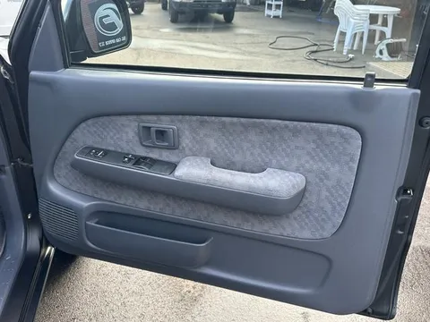 Toyota Hilux Sports Pick Up