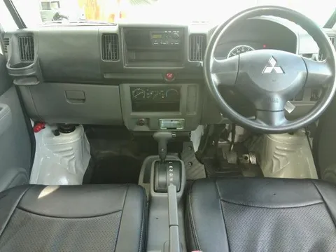 Mitsubishi Minicab Van