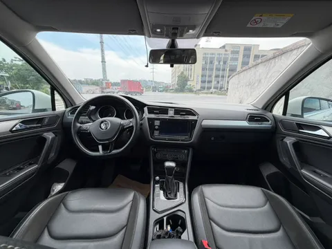 Volkswagen Tiguan L