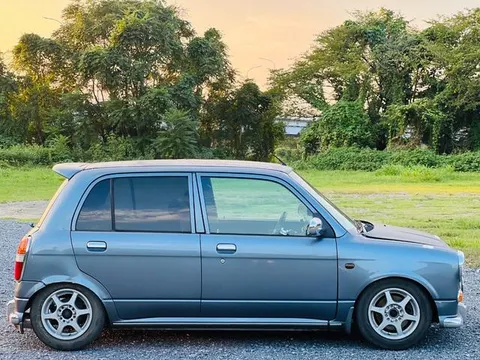 Daihatsu Mira Gino