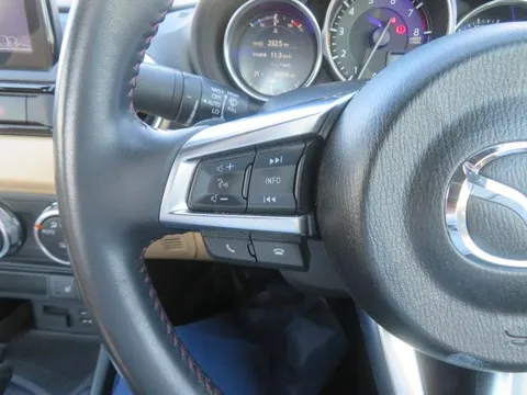 Mazda MX-5 (Roadster)