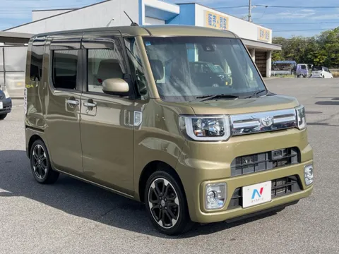 Toyota Pixis Mega