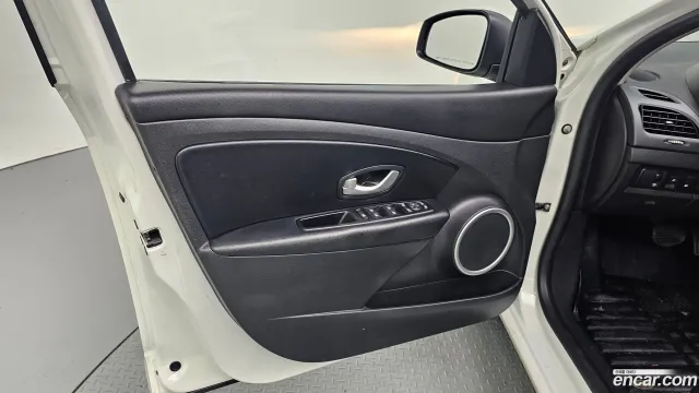 Renault SM3