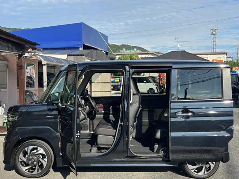 Suzuki Spacia Custom