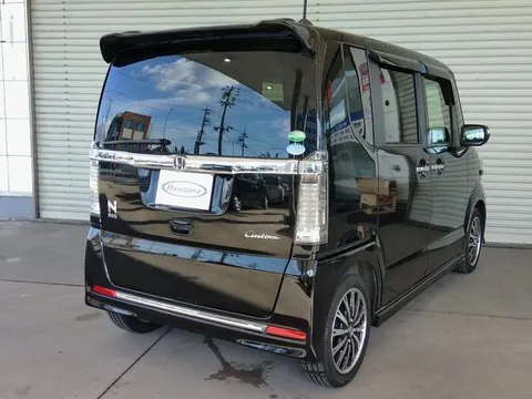 Honda N-BOX Custom
