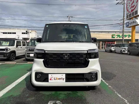 Honda N-BOX Custom
