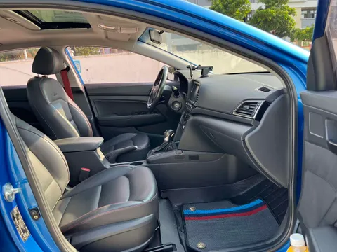 Hyundai Elantra (Avante)