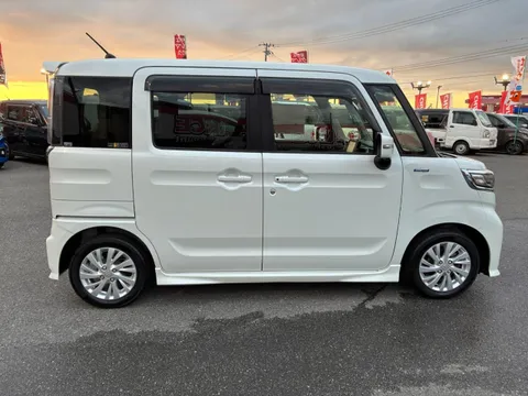 Suzuki Spacia