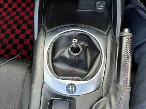 Mazda MX-5 (Roadster)