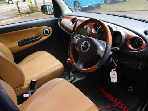 Daihatsu Mira Gino