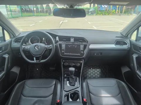 Volkswagen Tiguan L