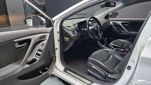 Hyundai Elantra (Avante)