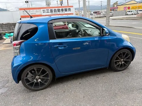 Toyota iQ