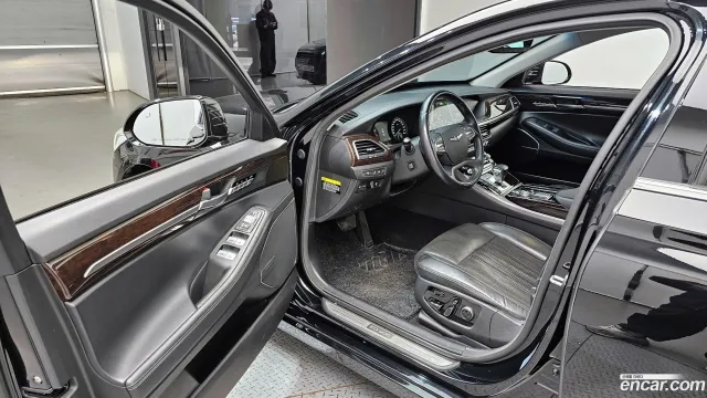 Genesis G90 (EQ900)