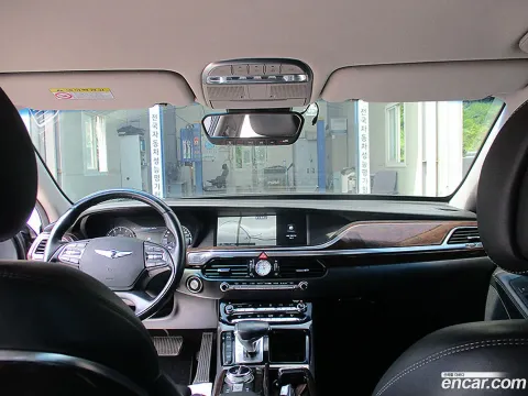 Genesis G90 (EQ900)