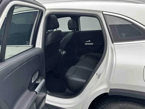 Mercedes-Benz Mercedes-Benz GLA