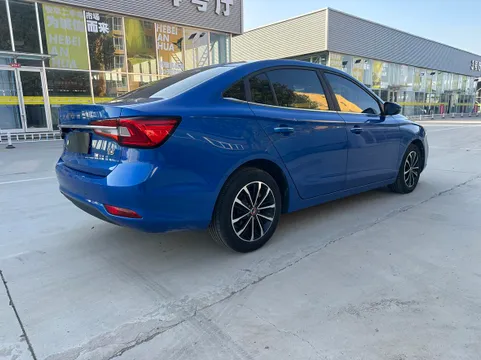 Roewe i5