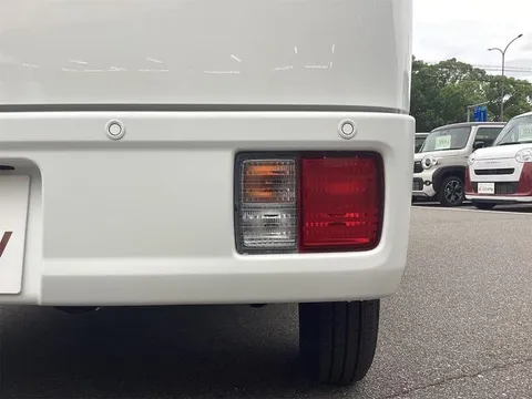 Nissan Clipper Van