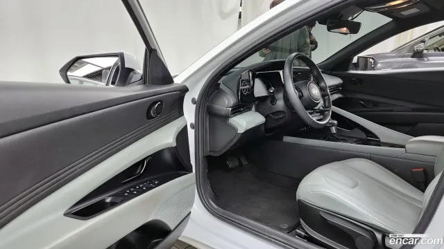 Hyundai Elantra (Avante)