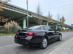 Infiniti Q70