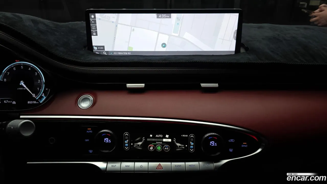 Genesis GV70