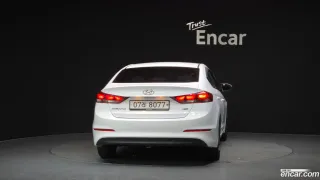 Hyundai Elantra (Avante)