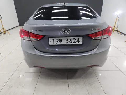 Hyundai Elantra (Avante)