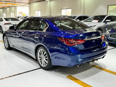 Infiniti Q50L