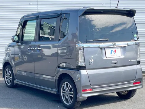 Honda N-BOX Custom