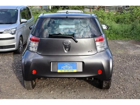 Toyota iQ