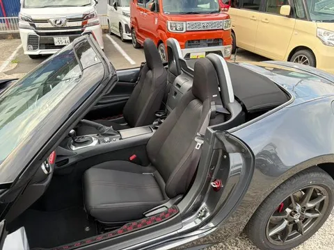 Mazda MX-5 (Roadster)