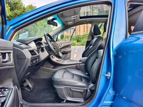 Geely Emgrand GS
