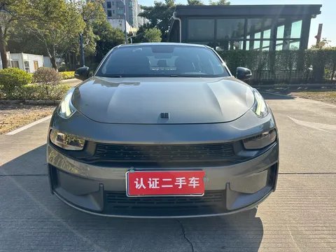 Lynk & Co 03