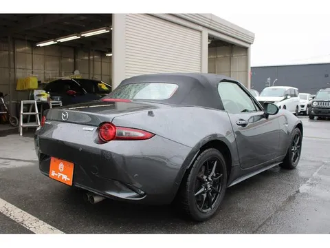 Mazda MX-5 (Roadster)