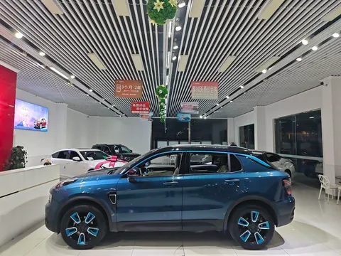 Lynk & Co 01
