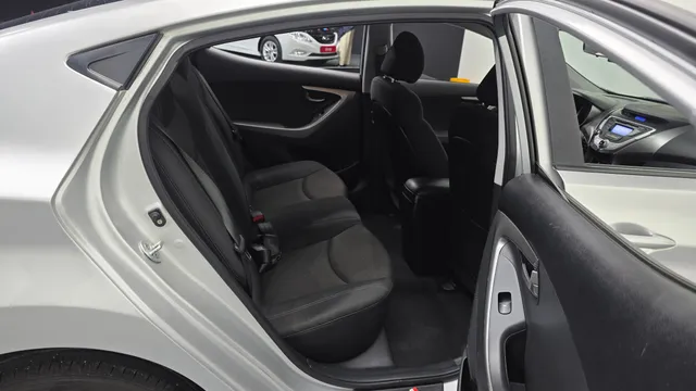 Hyundai Elantra (Avante)