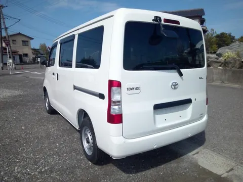 Toyota TownAce Van
