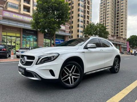 Mercedes-Benz Mercedes-Benz GLA