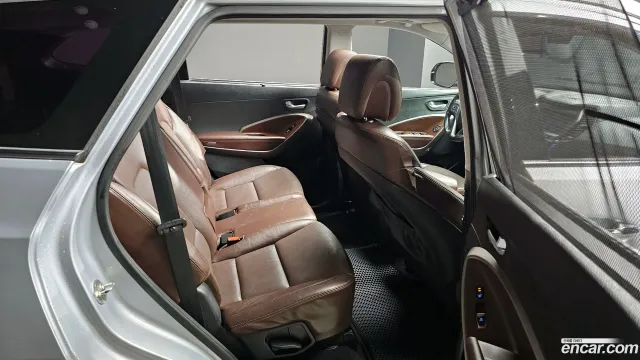 Hyundai Grand Santa Fe (Maxcruz)