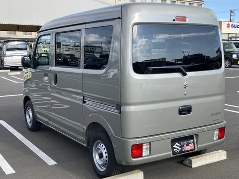 Suzuki Every