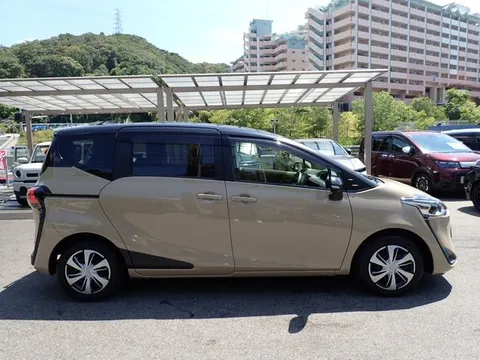 Toyota Sienta