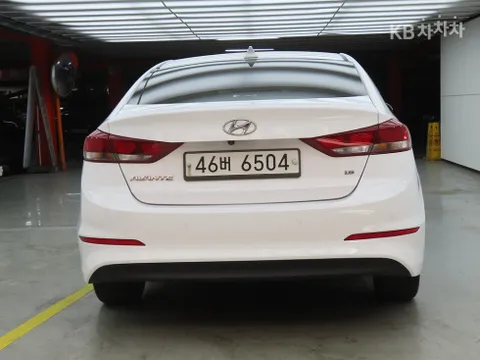 Hyundai Elantra (Avante)