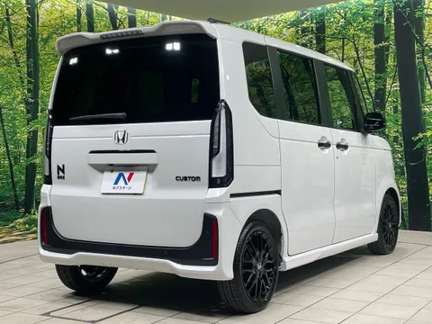 Honda N-BOX Custom