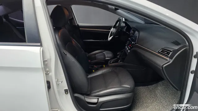 Hyundai Elantra (Avante)